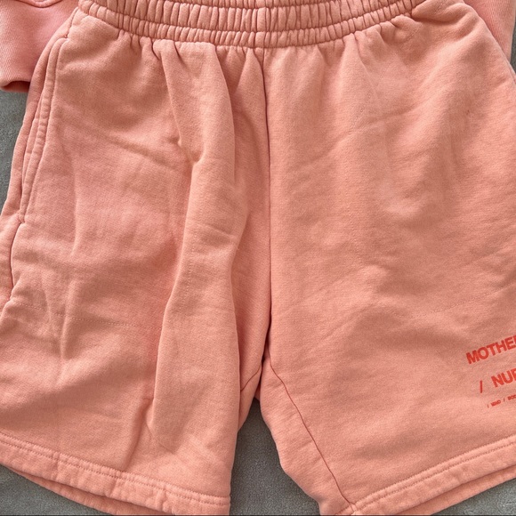 The Arrivals set - Picture 2 of 12